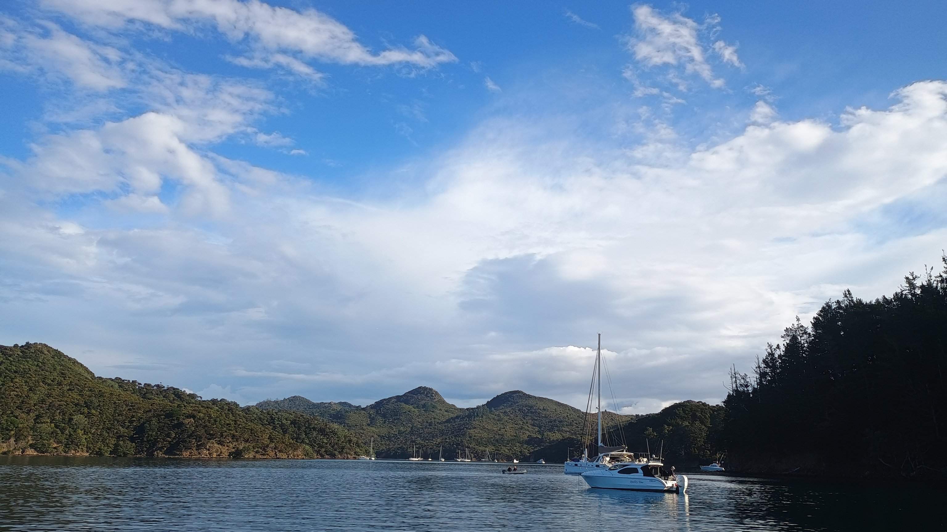  🇳🇿️ Christmas at Great Barrier Island images/2024/gre/bay.jpg